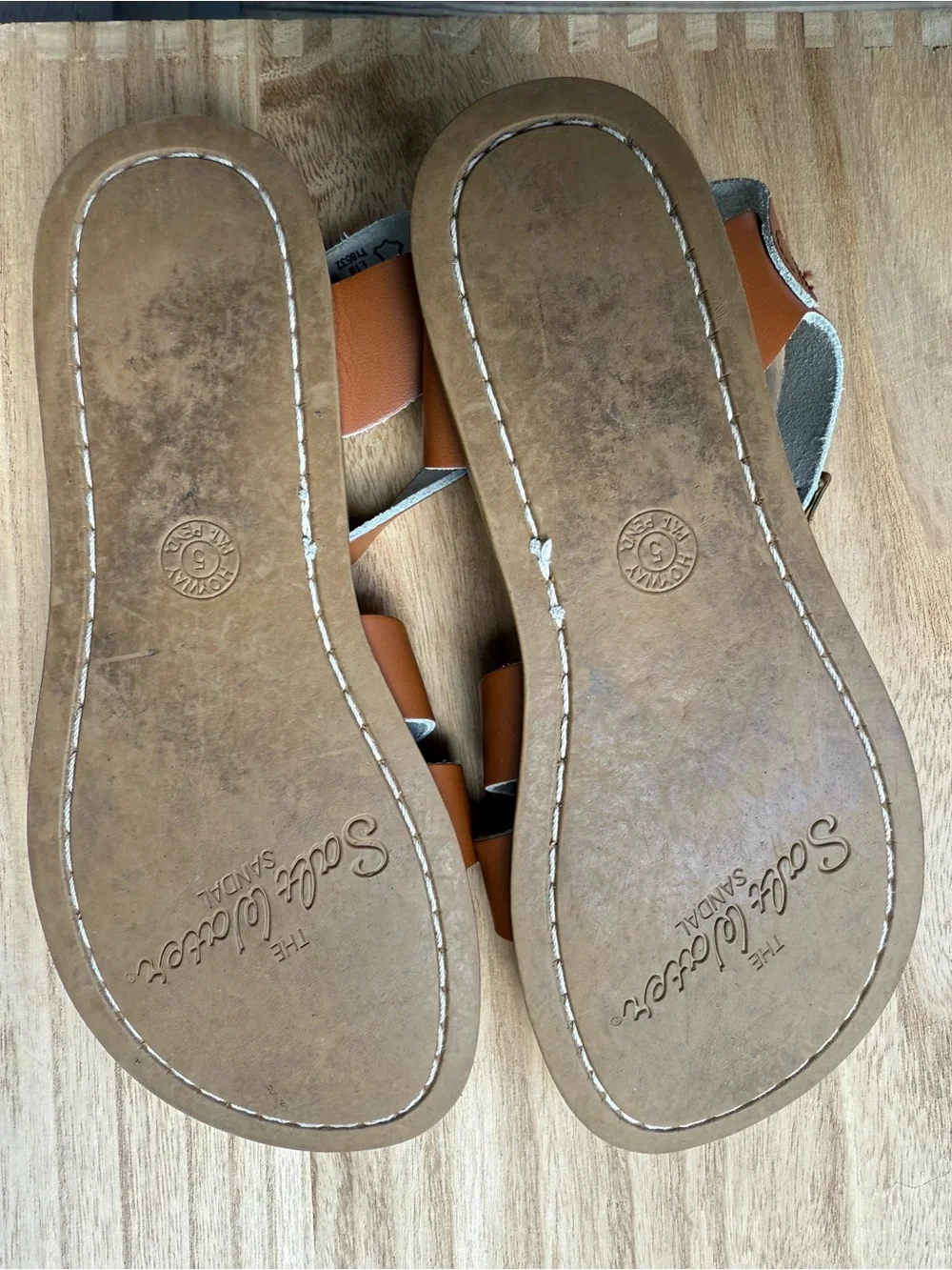 Saltwater Sandals Brown kids size 5